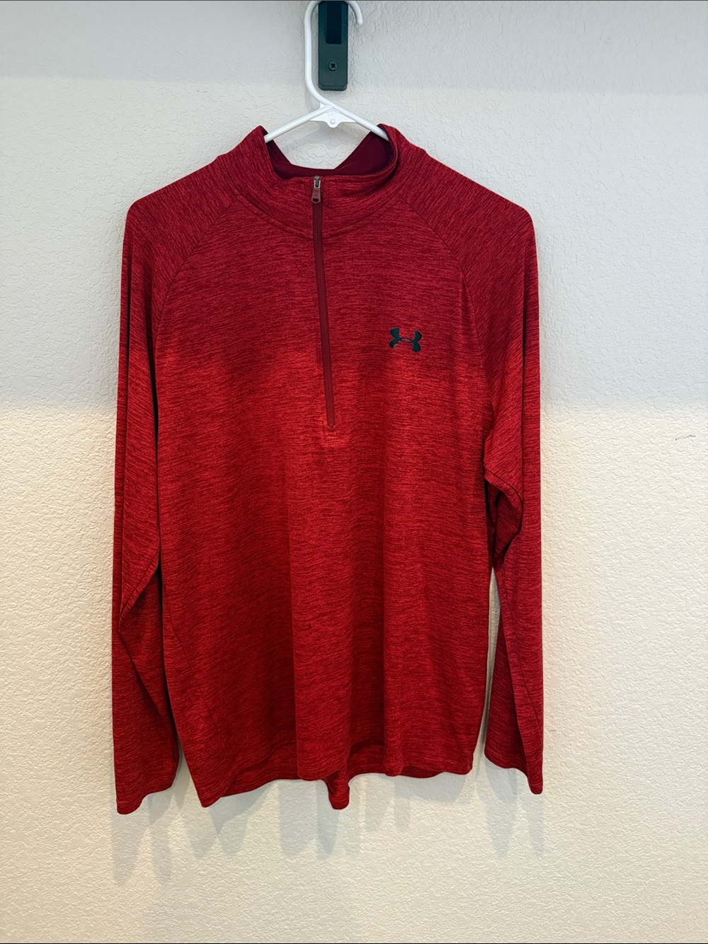 Under Armour Men’s Red Quarter Zip Size L